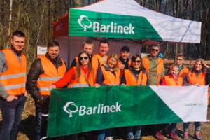 Высадка деревьев вместе с компанией Barlinek