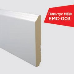 Плінтус белый EMC003