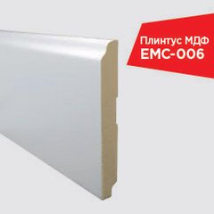 Плінтус белый EMC006