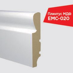 Плинтус белый EMC020