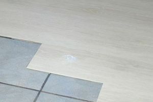 Укладання вінілової підлоги плитку